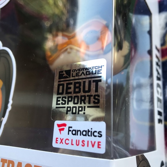 Brand new Funko Pop games Overwatch Tracer Figure! - Picture 3 of 4
